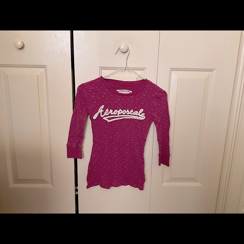 Aeropostale Dark Pink Stars Graphic Shirt (Size SP)